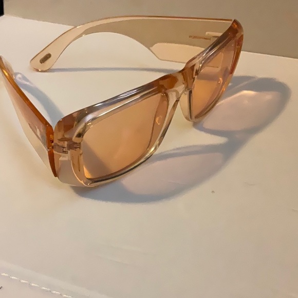 Authentic Tom Ford transparent peach sunglasses - Picture 4 of 7